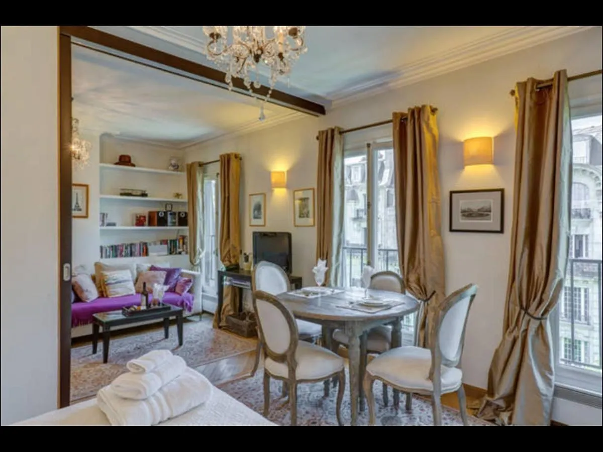 Chablis Apartment Paris