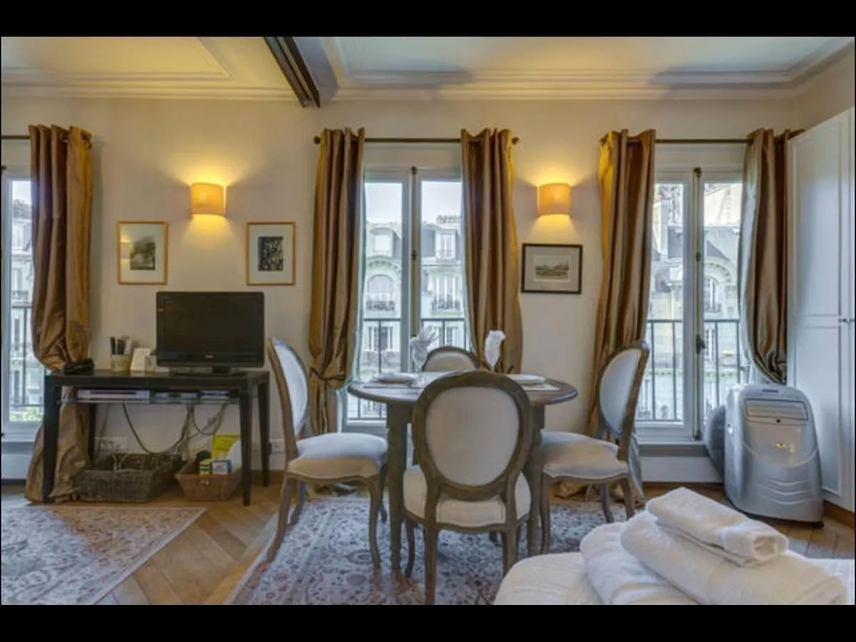 Chablis Apartment Paris France