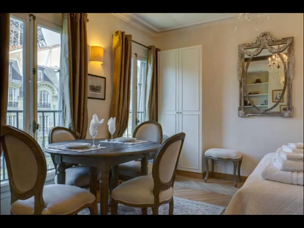 Chablis Apartment Paris
